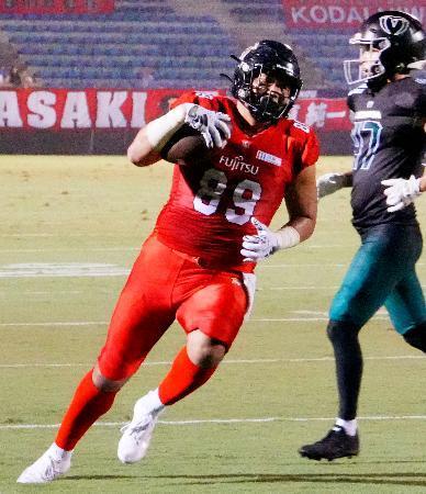 アメフト開幕、富士通が快勝　「Ｘ１Ｓｕｐｅｒ」