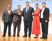 　舞台「モンゴル・ハーン」イベントに登場した（左から）龍皇昇氏、ヒーロー・バートル氏、白鵬翔さん、バイラ・ベル、バイセル・エンフルグジル