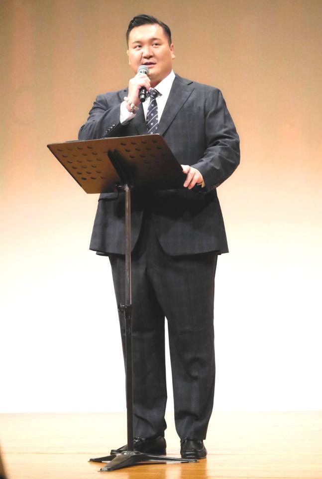 　舞台「モンゴル・ハーン」アンバサダーへの就任挨拶を行う白鵬翔さん