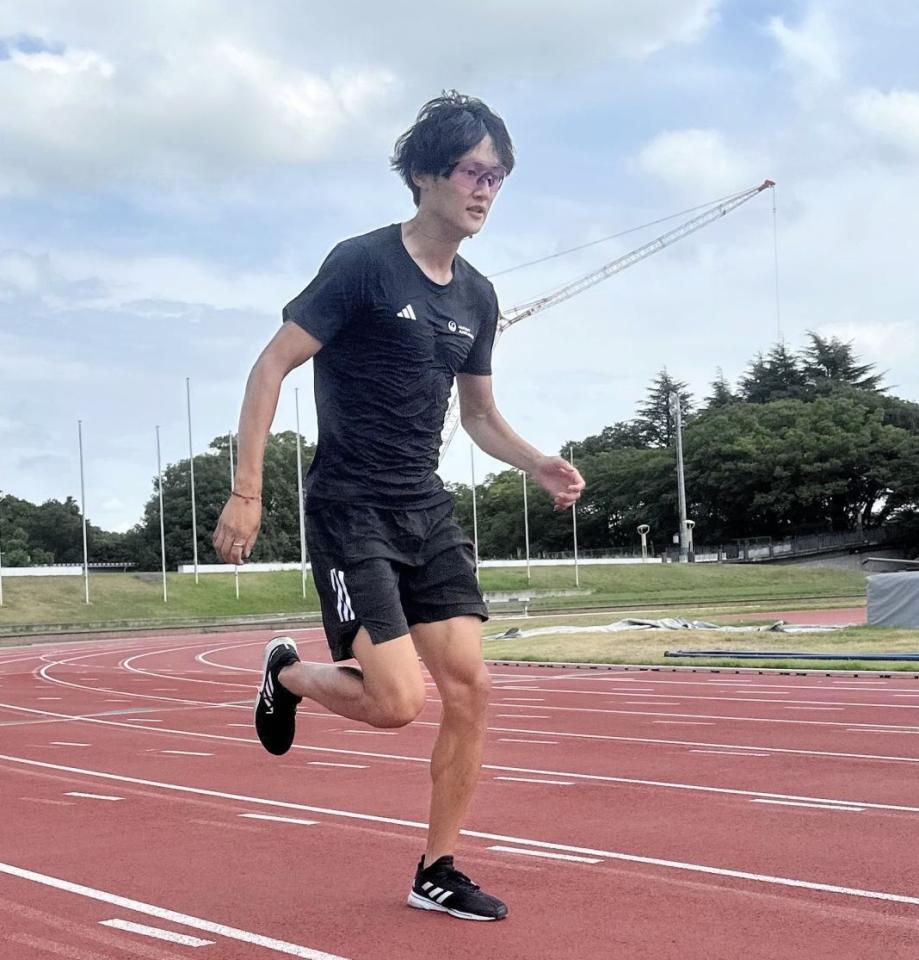 　練習を公開した鵜沢