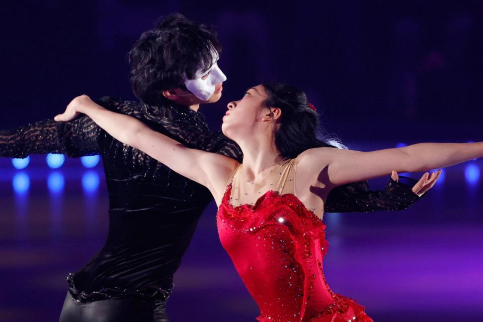 　公開リハーサルで演技を初披露した櫛田育良（右）、島田高志郎組