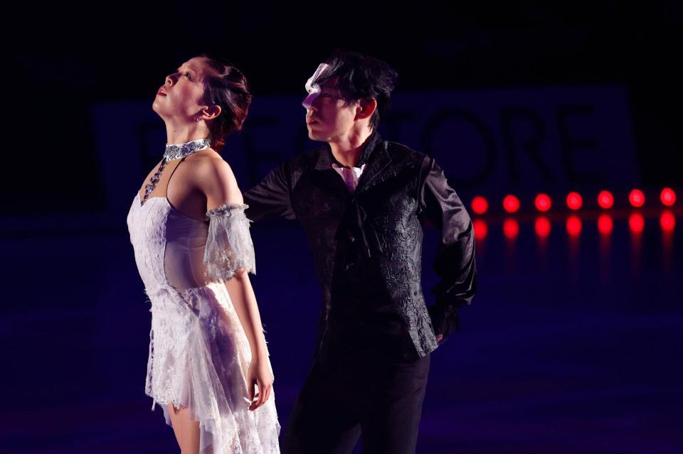 　公開リハーサルで演技する村元哉中さん（左）と高橋大輔さん