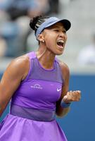 　女子シングルス２回戦でポイントを奪い、雄たけびを上げる大坂なおみ（共同）