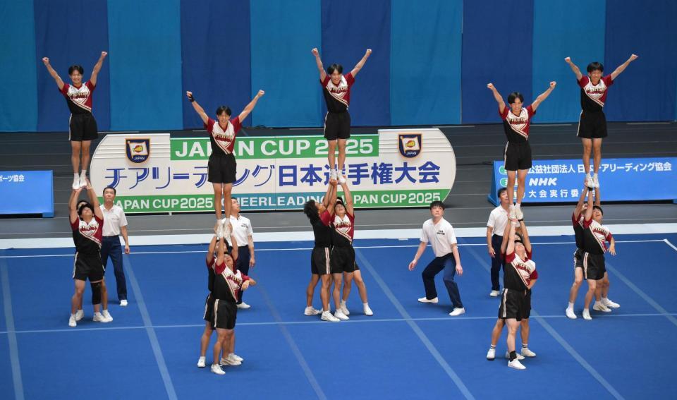 　準決勝唯一の男子のみの編成で決勝進出を決めた福岡大付属大濠（撮影・伊藤笙子）