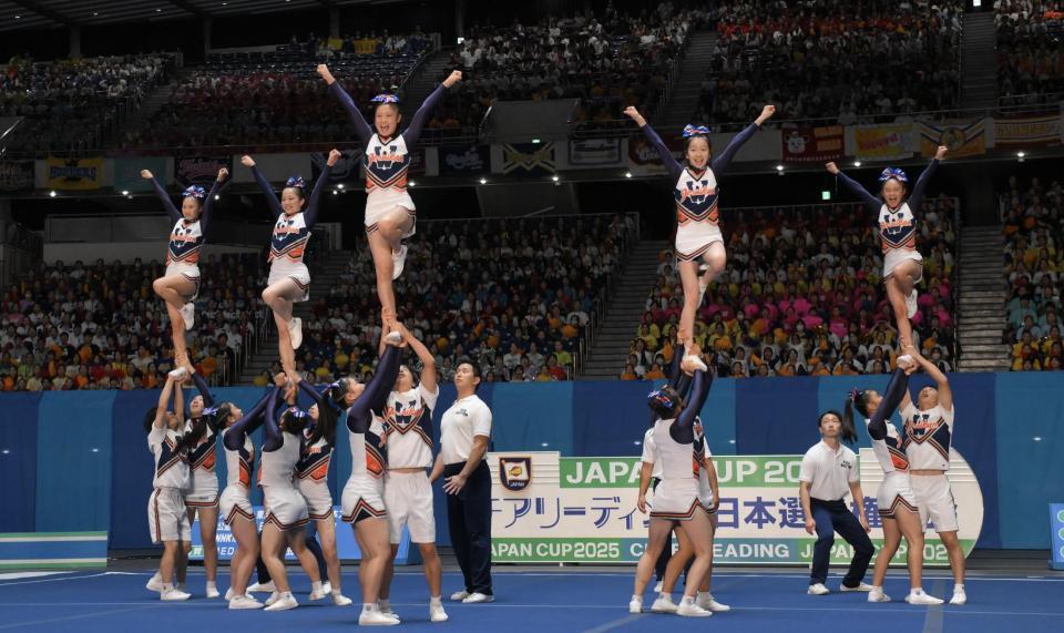 　自由演技競技高校部門で演技する如水館（撮影・伊藤笙子）