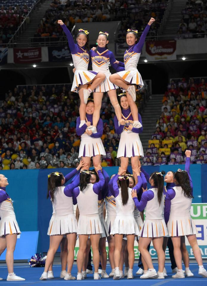 　決勝で演技する梅花女子大（撮影・伊藤笙子）