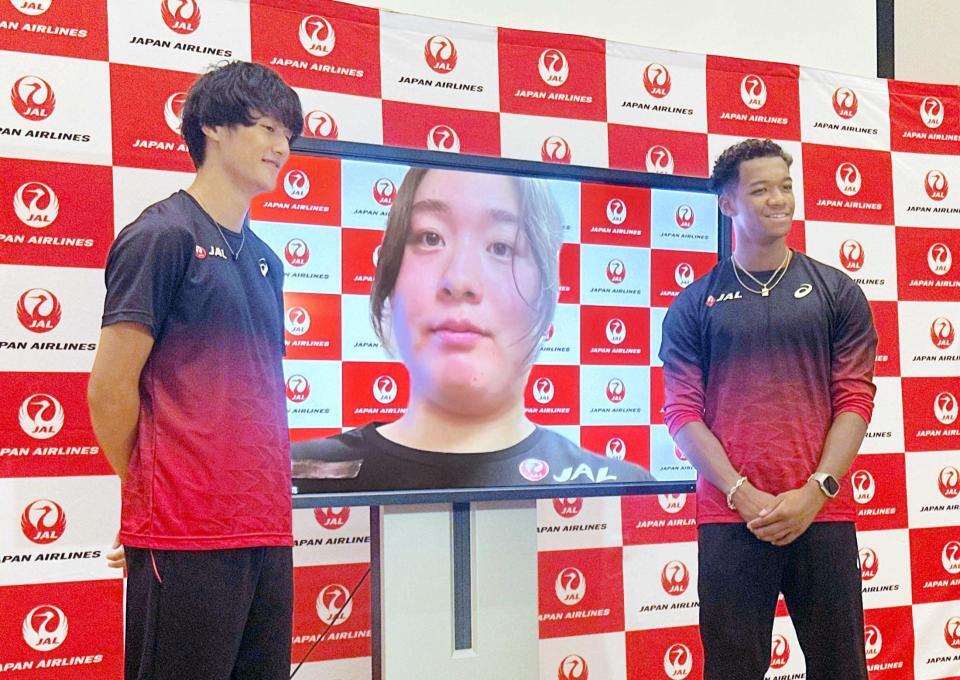 　ＪＡＬの壮行会に出席した（左から）鵜沢飛羽、北口榛花、村竹ラシッド