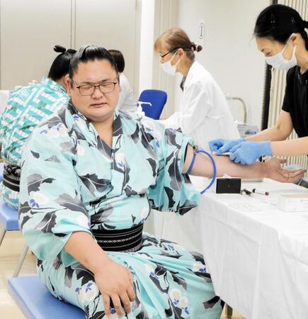 関取が苦悶の表情、大相撲の採血は悲喜こもごも「血が抜ける」「痩せる」