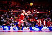 　サーブを打つ石川真佑　©Ｖｏｌｌｅｙｂａｌｌ　Ｗｏｒｌｄ