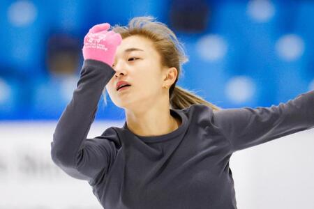 　公式練習で調整する坂本花織