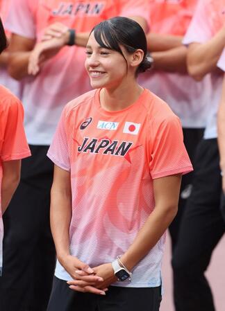 　公開練習に臨む青木アリエ（撮影・石井剣太郎）