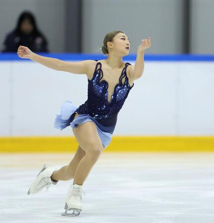 　演技を披露する坂本花織（撮影・中田匡峻）