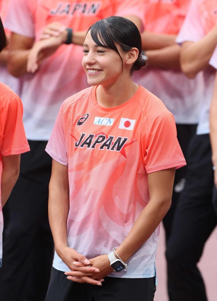 　公開練習に臨む青木アリエ