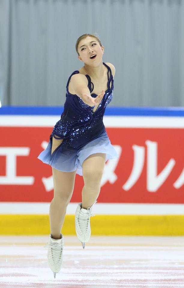 　演技を披露する坂本花織（撮影・中田匡峻）