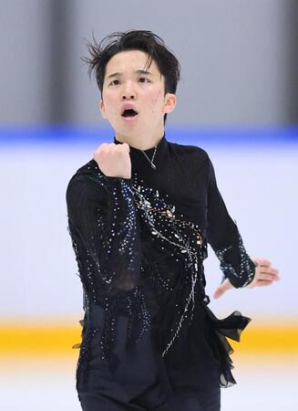 　男子フリーで演技する友野一希