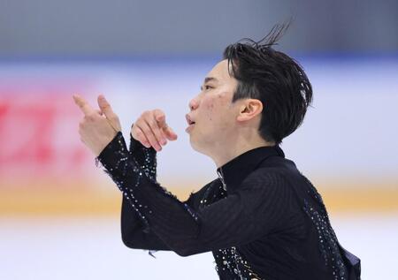 　男子フリーで演技する友野一希