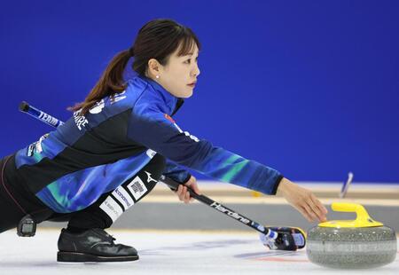 　練習するロコ・ソラーレ・吉田知那美（撮影・吉澤敬太）