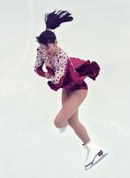 　１９９２年２月、アルベールビル五輪でトリプルアクセルを決めて銀メダルを獲得した伊藤みどりさん（提供・共同通信社）