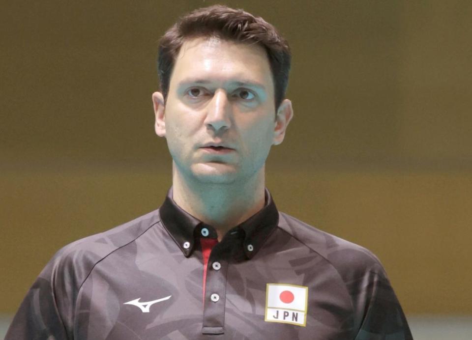 　バレーボール女子日本代表、フェルハト・アクバシュ監督