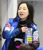 　フォルティウスに勝利し安堵の表情を浮かべるロコ・ソラーレの藤沢五月。お腹にはカイロが張られていた（撮影・吉澤敬太）