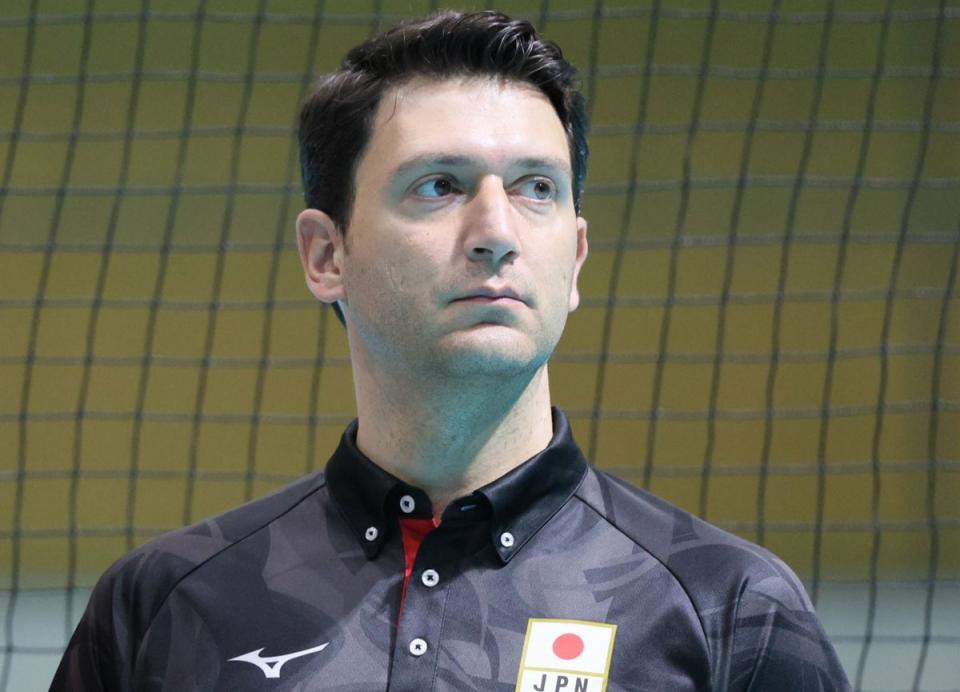 　日本代表・フェルハト・アクバシュ監督