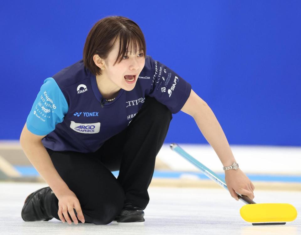 　ロコ・ソラーレ戦、大声で指示を出すＳＣ軽井沢クラブ・上野結生（撮影・吉澤敬太）