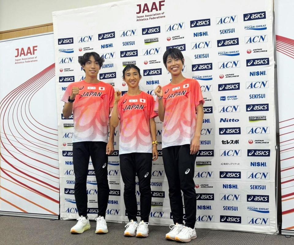 　陸上の世界選手権日本代表会見に出席した（左から）三浦龍司、田中希実、広中璃梨佳