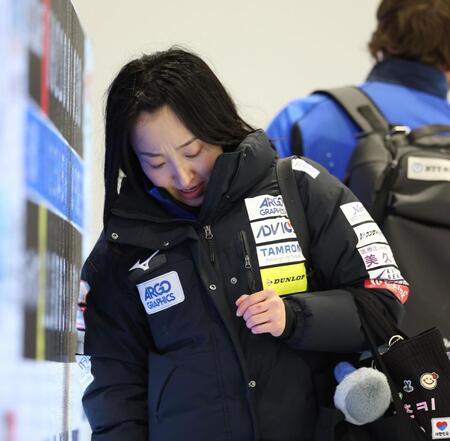 　フォルティウスに敗れ、うつむくロコ・ソラーレの藤沢五月（撮影・吉澤敬太）