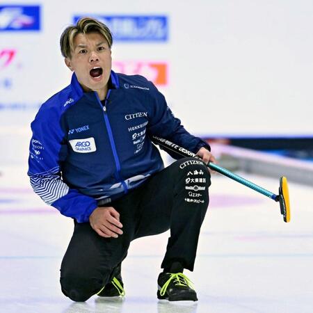 　コンサドーレとの第４戦で指示を出すＳＣ軽井沢クの山口