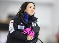 　ＳＣ軽井沢クラブ戦中、ほほ笑むロコ・ソラーレの藤沢五月（撮影・吉澤敬太）