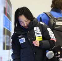 　フォルティウスに敗れ、うつむくロコ・ソラーレの藤沢五月（撮影・吉澤敬太）