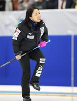 　フォルティウス戦で、ショットを決めきれず悔しがるロコ・ソラーレの藤沢五月（撮影・吉澤敬太）