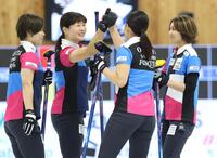 　ＳＣ軽井沢クラブ戦、得点を奪い喜ぶフォルティウス（撮影・吉澤敬太）