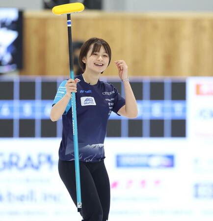 　フォルティウス戦、ショットを決め笑顔を見せるＳＣ軽井沢クラブ・上野結生（撮影・吉澤敬太）