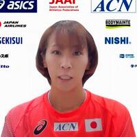 　オンラインで取材に応じる安藤友香