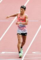 　３位でゴールする勝木隼人