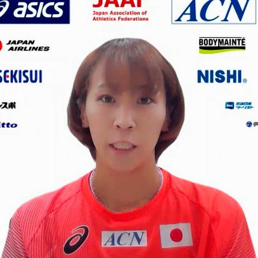 　オンラインで取材に応じる安藤友香