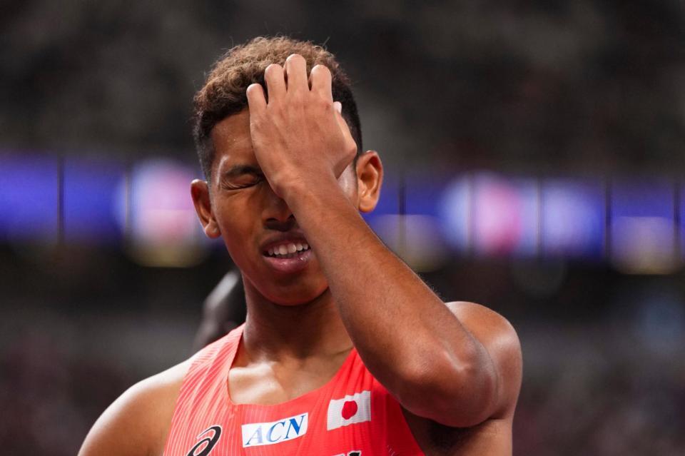 　男子１００メートル予選を終え、悔しそうな表情を見せるサニブラウン・ハキーム