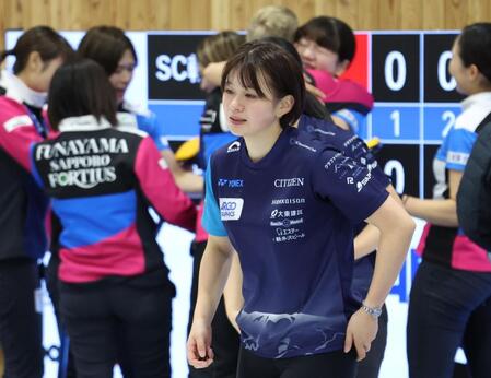 　フォルティウスに敗れ、目を赤くしてアイスを去るＳＣ軽井沢クラブ・上野結生（撮影・吉澤敬太）