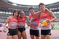 　混合１６００メートルリレー予選で日本新をマークした（左から）松本奈菜子、井戸アビゲイル風果、吉津拓歩、今泉堅貴