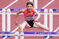 　力走する中島ひとみ