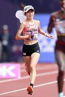 　力走する佐藤早也伽