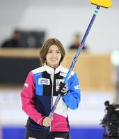 　第３戦の第５エンド、３点を奪取し笑顔を見せるフォルティウス・吉村紗也香（撮影・吉澤敬太）