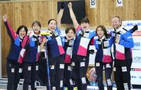 　接戦を制し喜ぶフォルティウス（撮影・吉澤敬太）