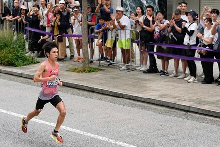 　力走する吉田祐也