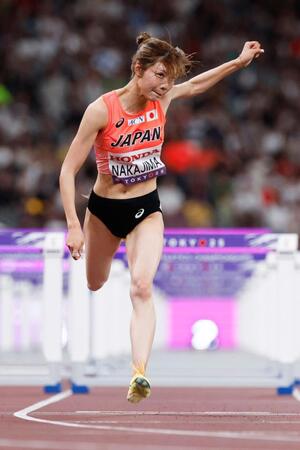 　ゴールする中島ひとみ