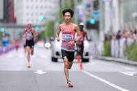 　力走する吉田祐也