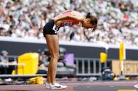 　レースを終え、一礼する斎藤みう