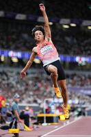 　跳躍する橋岡優輝