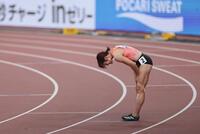 　レースを終え、一礼する福部真子